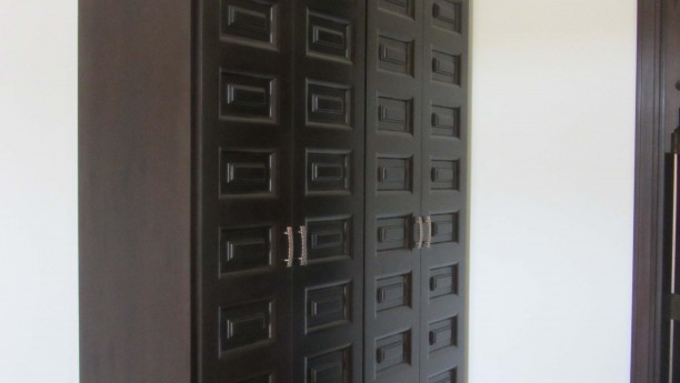 Dark mahogany Cabinet